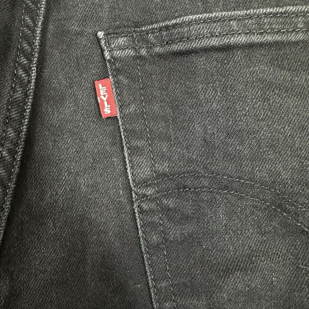 Levi's 502 Men's Premium Jeans 34x30 Black Denim Leather Patch Big E Tag